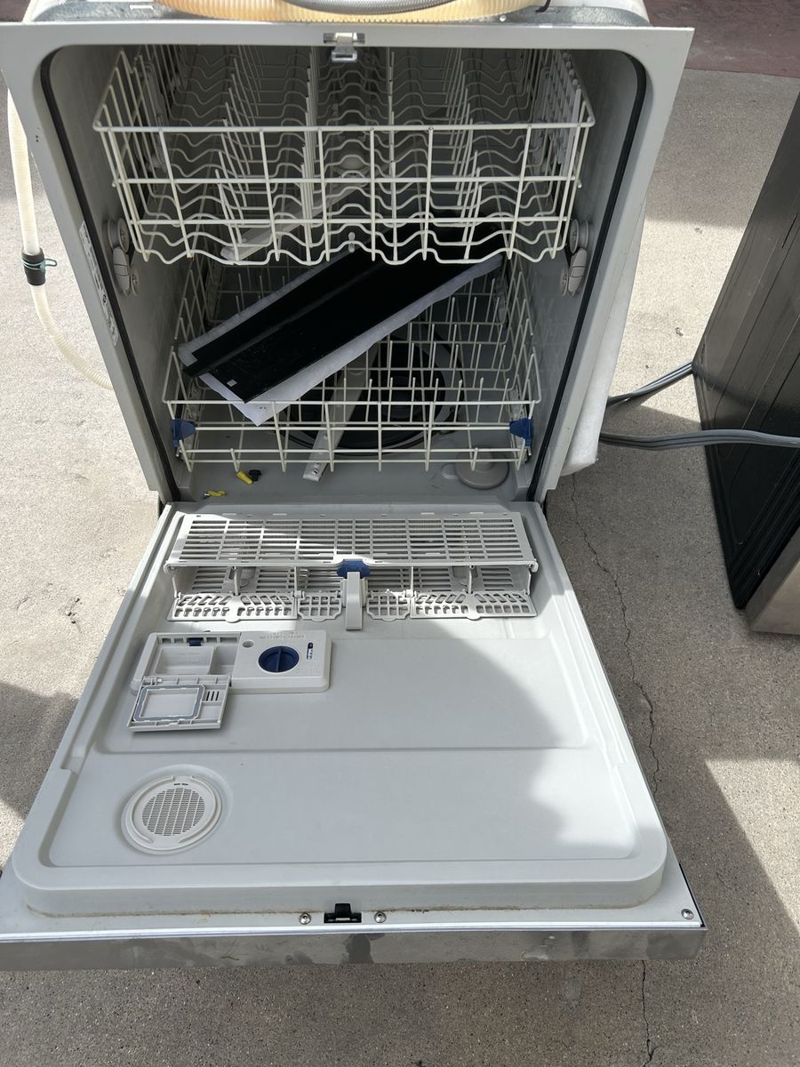 Whirlpool Built-In Stainless Steel Dishwasher