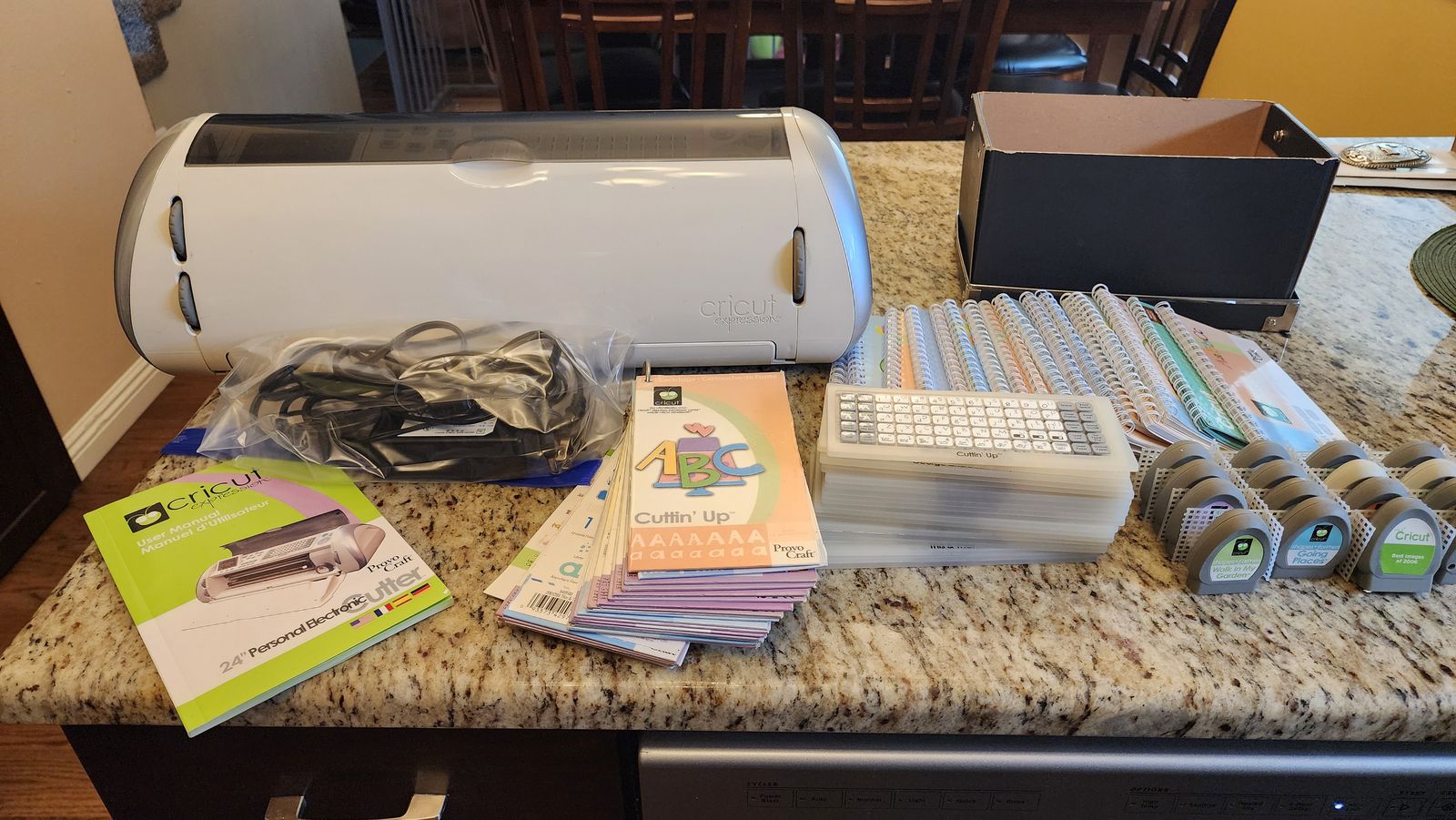 Cricut Cutting System- Lot