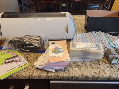 Cricut Cutting System- Lot
