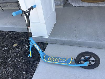 Razor Flashback A120 Scooter - Blue & Yellow, Big Wheel Kick Scooter