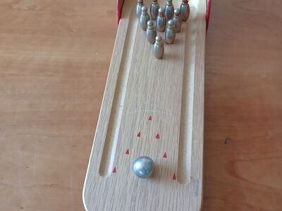 Desk top bowling game