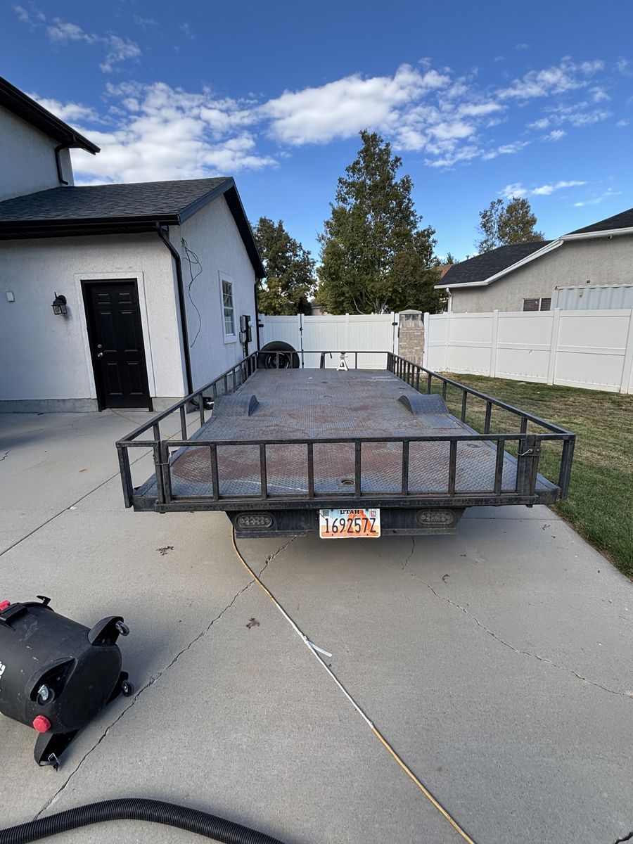 Utility trailer