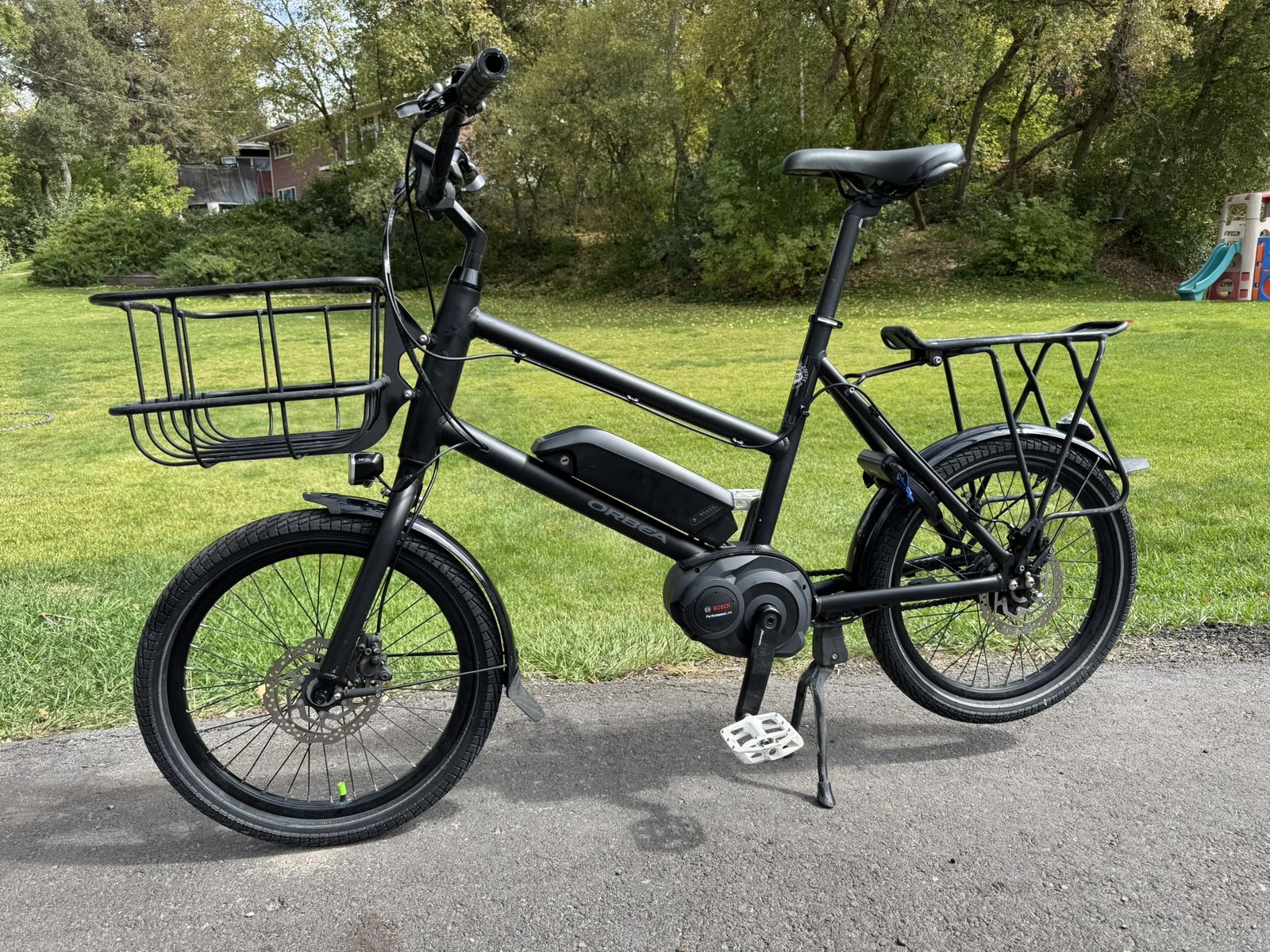 Orbea Katu Electric Bike - Bosch Motor - Front Basket & Rear Rack