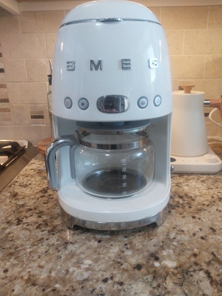 Smeg coffe maker.