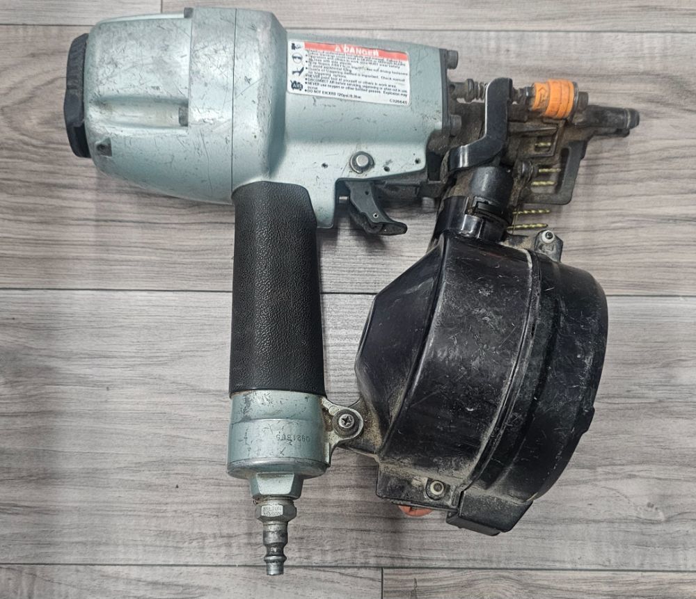 HITACHI 2 1/2 INCHES COIL NAILER