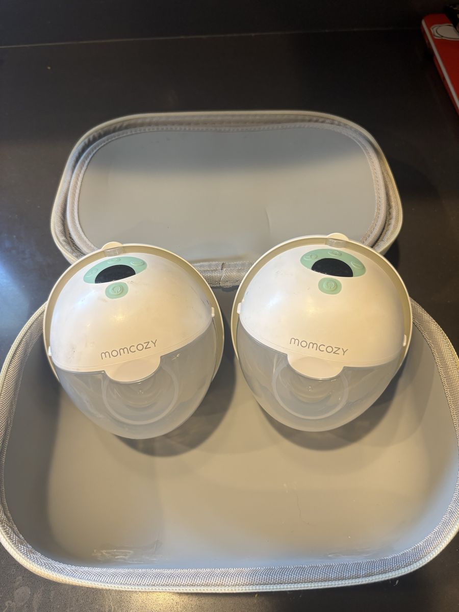 Momcozy M5 portable pumps 