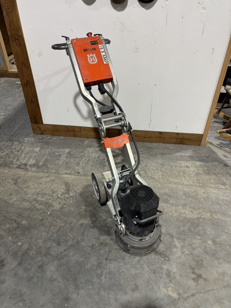 Concrete grinder