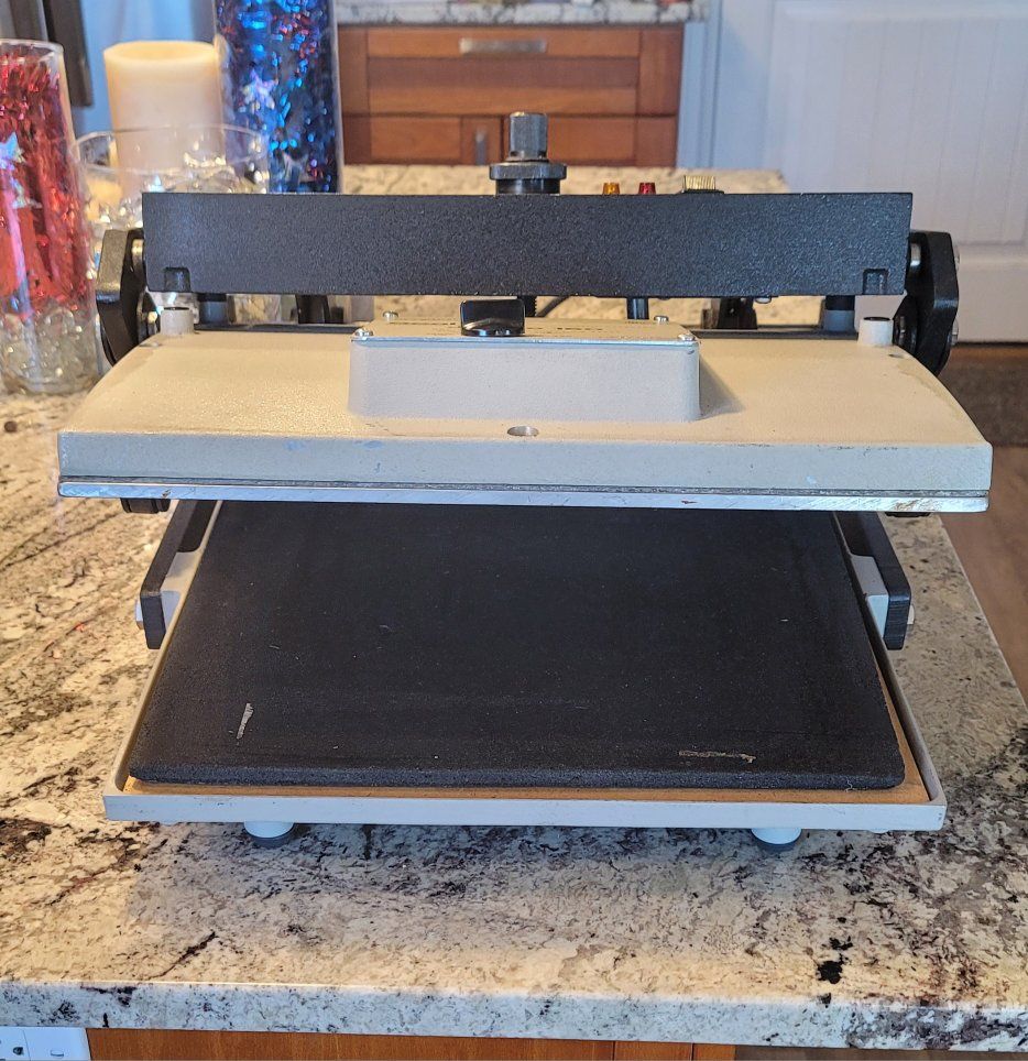 Main image 8