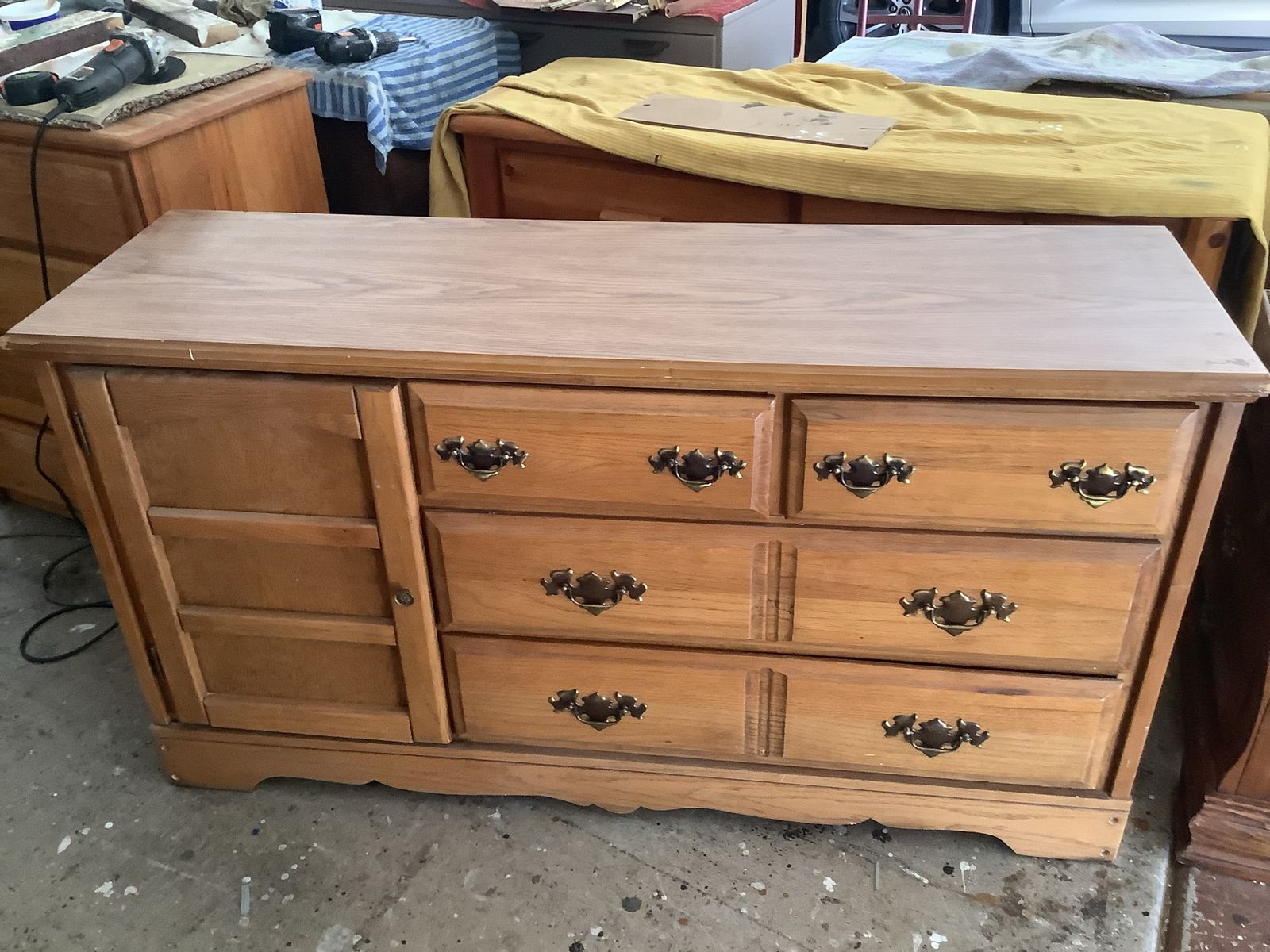4 Drawer All Wood Dresser W/Cabinet