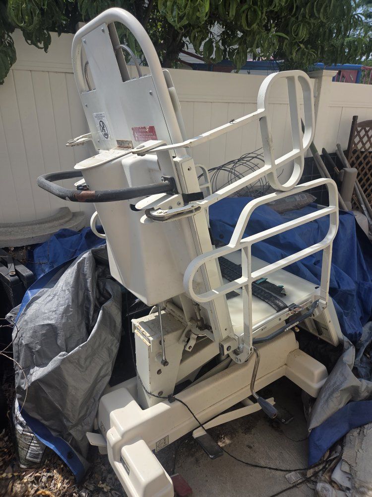Medical Transport Chair / Stretcher Lift Chair