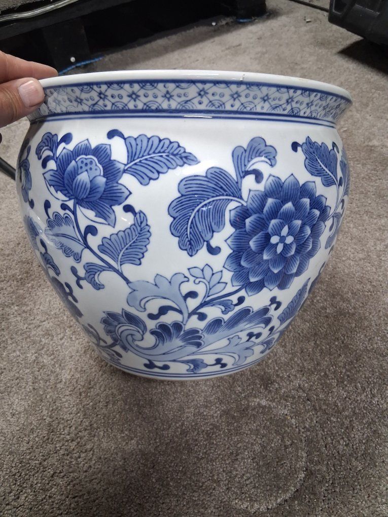 Beautiful Large Chinese Porcelain Vase Platter Excellent Condition!