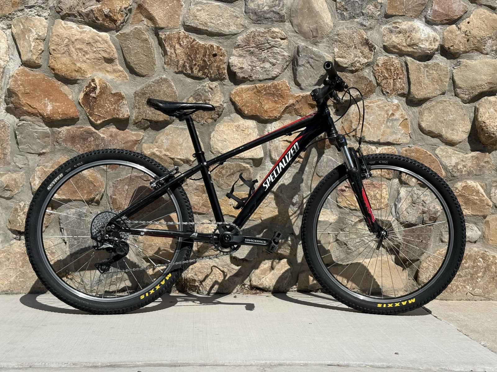 Specialized Hotrock XS - Kids Mountain Bike – 24” Wheels – Perfect for Jr. Devo MTB