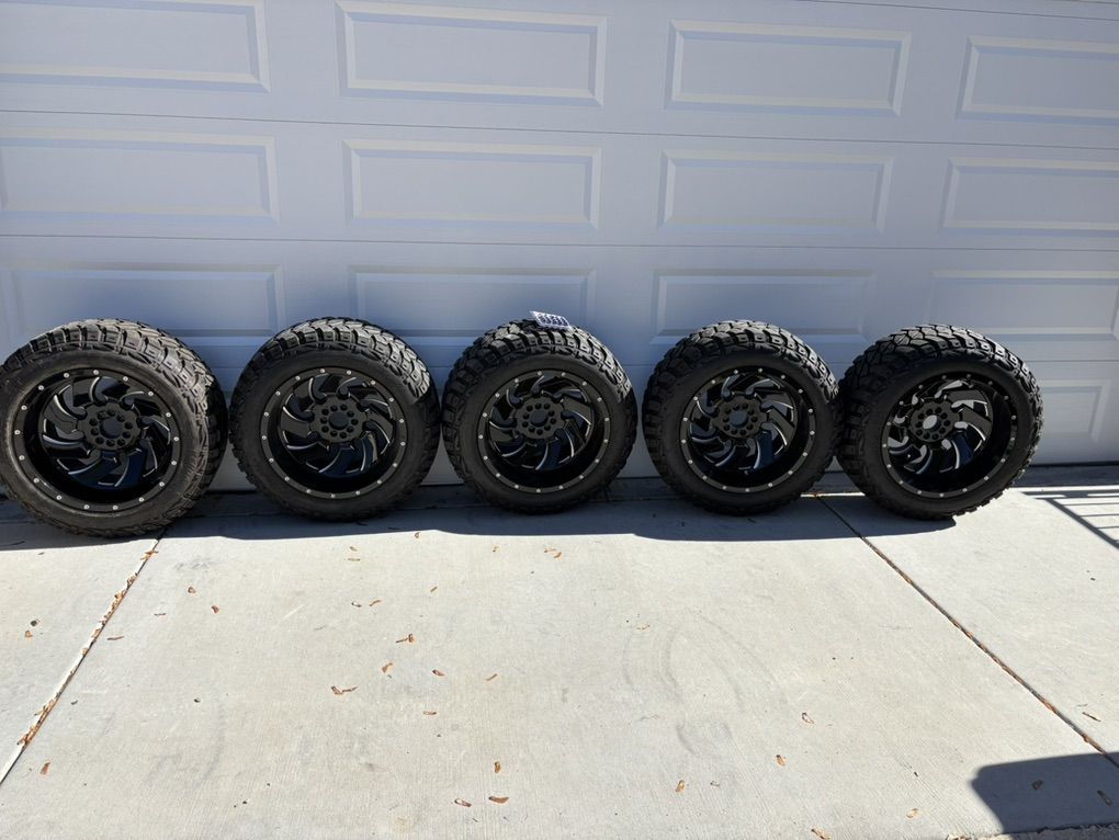 Tires And Wheel 33X12.5R20LT