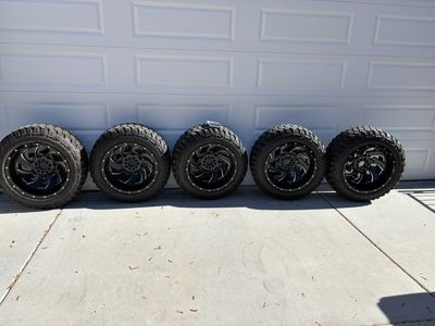 Tires And Wheel 33X12.5R20LT