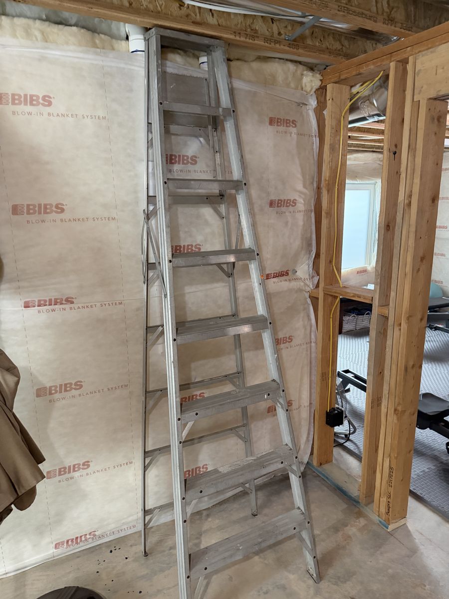 8’ aluminum step ladder