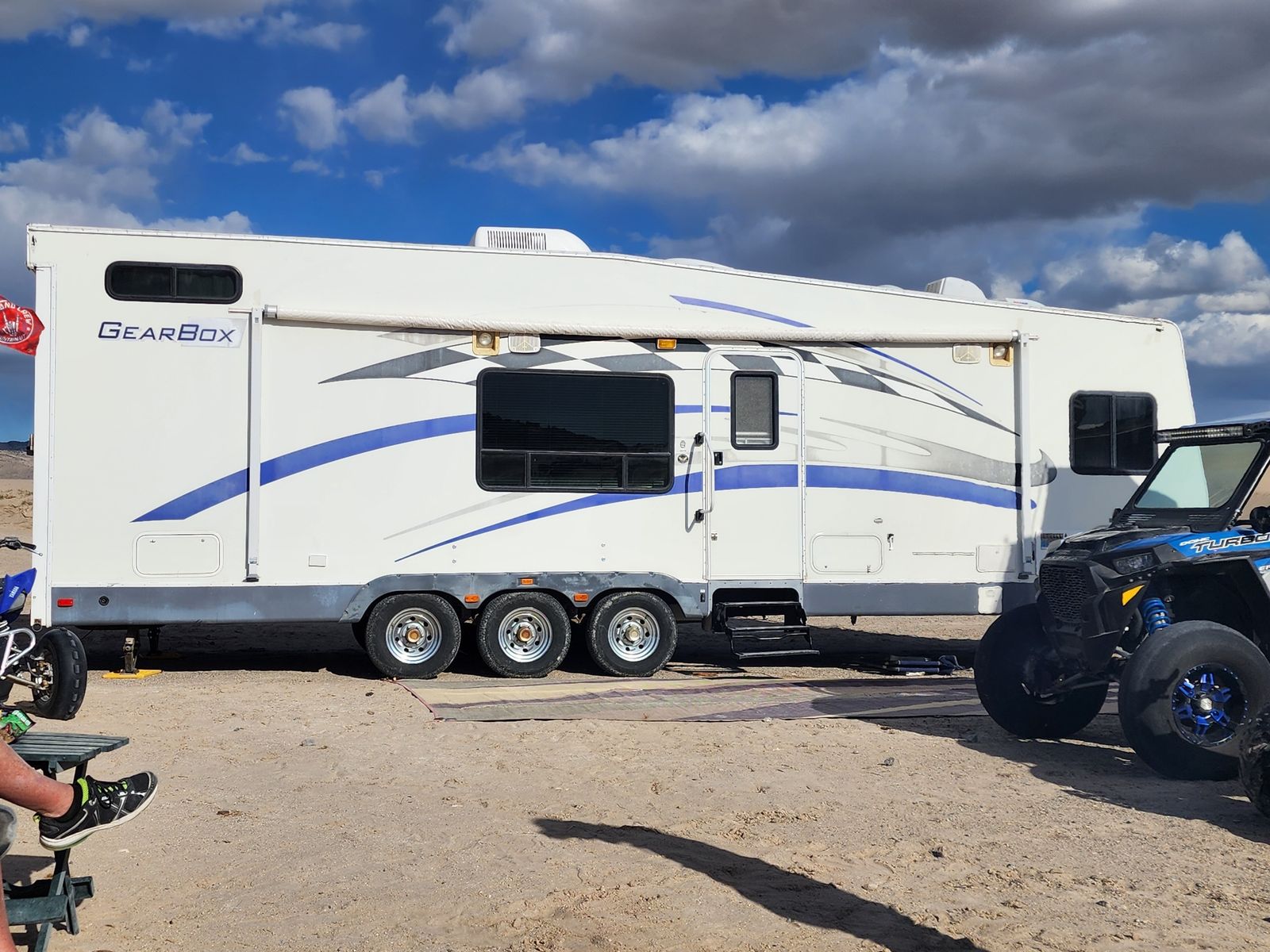 2006 Fleetwood Gearbox 300FS Toy Hauler
