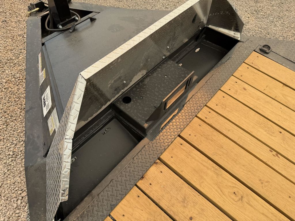 Main image 6