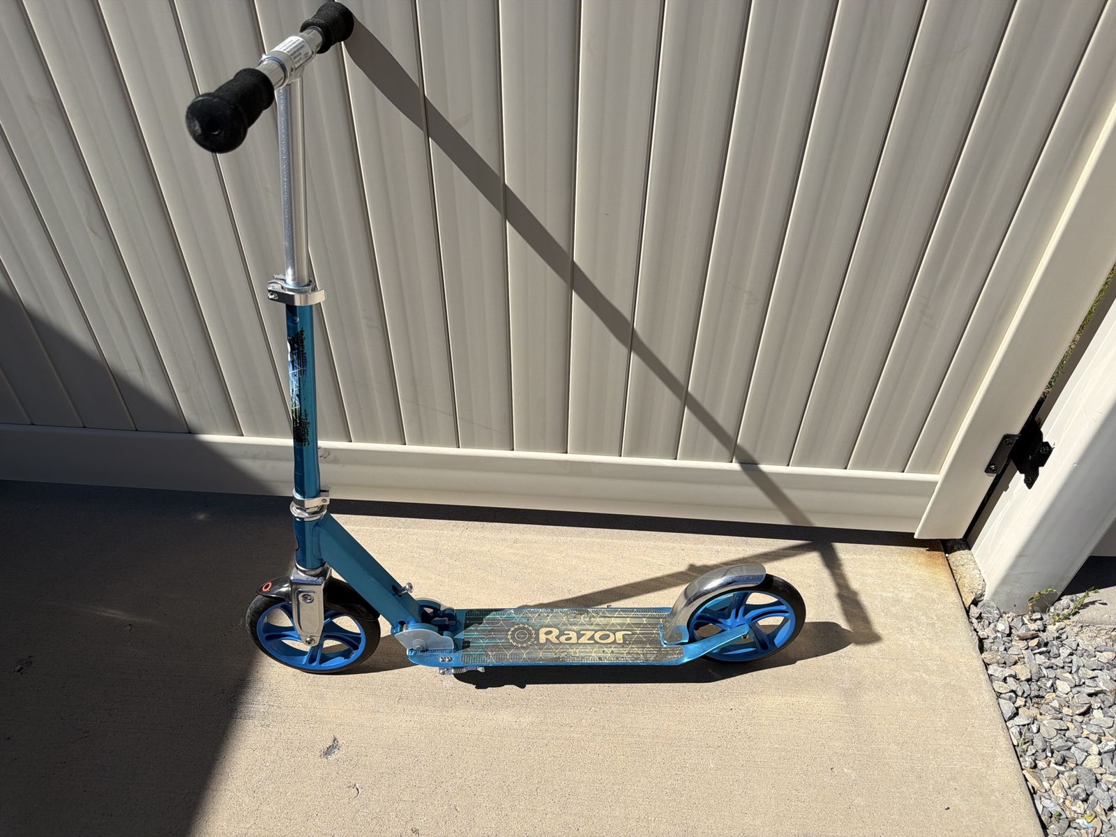 Razor A Kick Scooter - Blue, Pre-Owned, Foldable, Lightweight, Adjustable Handlebars