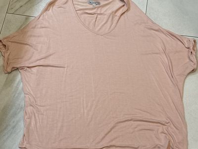 Size XL shirt fits more like XXL