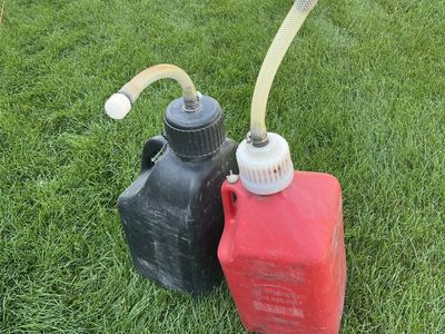 Scribner brand large set of 5 gallon gas cans