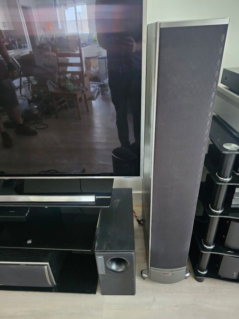 Main image 3