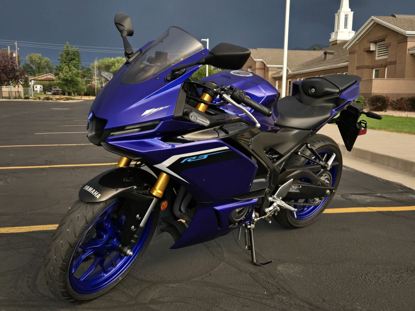 2025 YZF R3