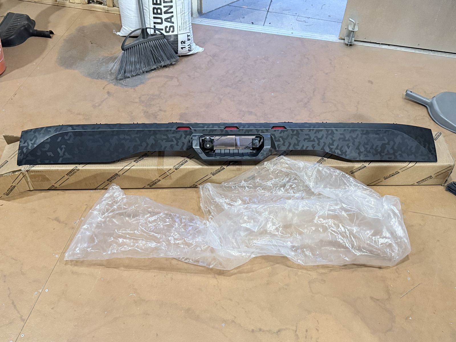 2022-2026 Tundra TRD Pro Factory Complete Rear Spoiler w/light w/camera