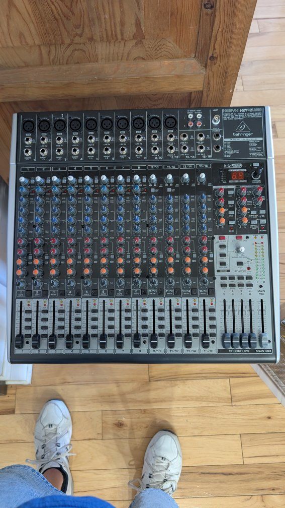 Behringer X2442usb mixer