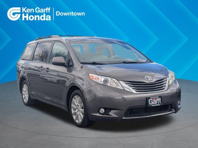 2013 Toyota Sienna XLE 7-Passenger