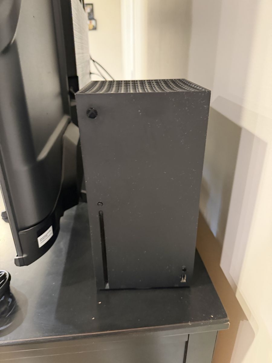 Main image 3