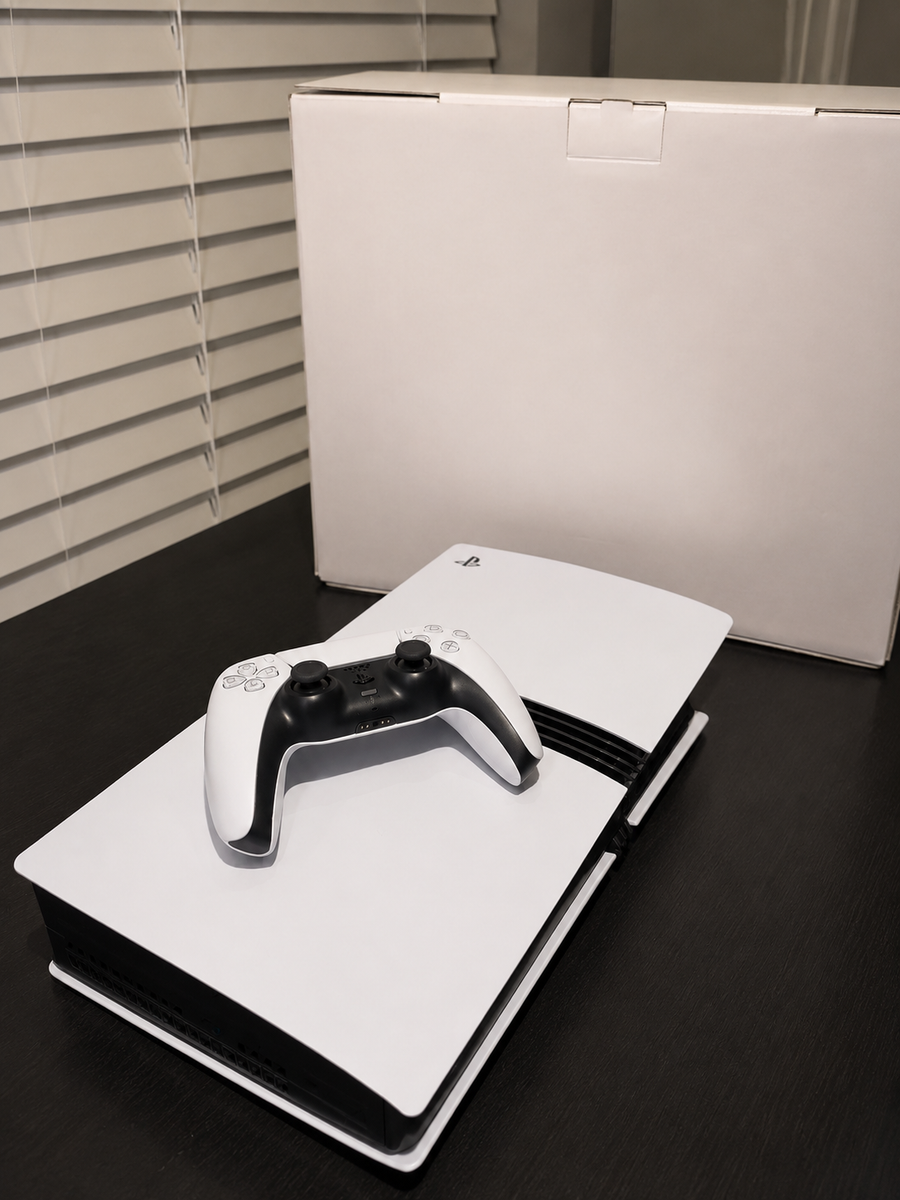 PlayStation 5 Pro (PS5 Pro) – Like New – Original Box Included