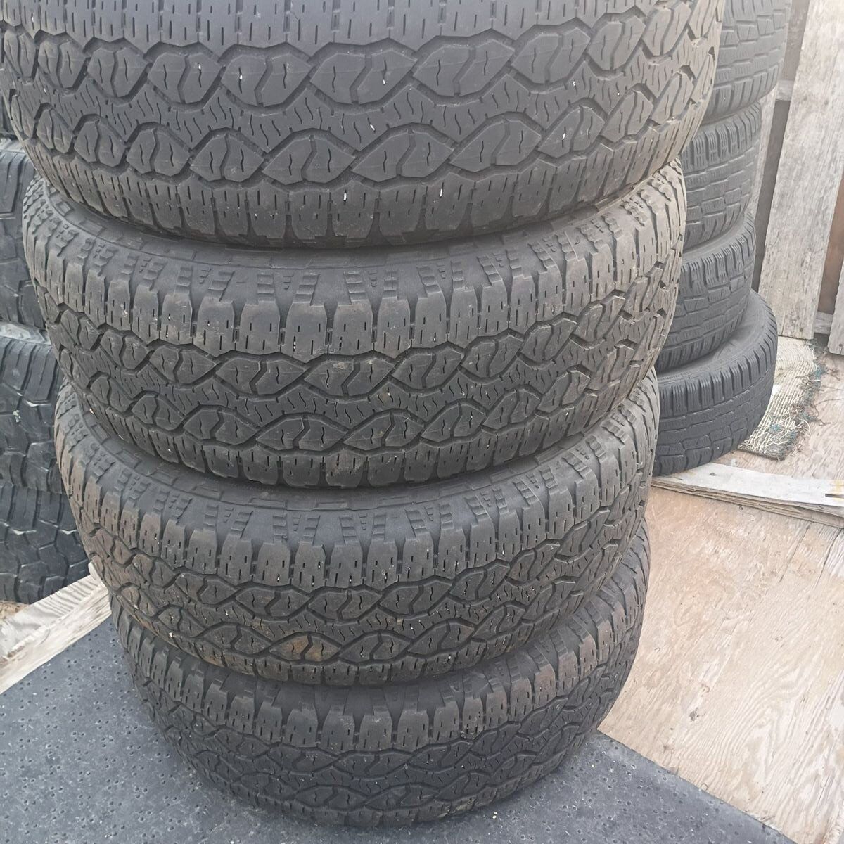 4 275/65R18 Goodyear Wrangler Territory AT 8/32