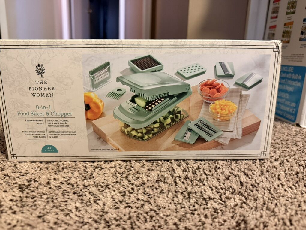 The Pioneer Women 8in1 Food Slicer & chopper