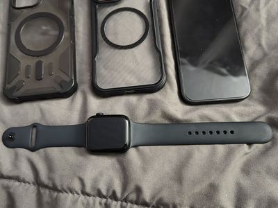 iPhone 15 (T-Mobile) + Apple Watch SE 2 (44mm) Bundle - $300