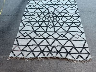 5' X 8' West Elm Torres Kilim Wool Rug