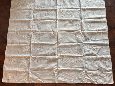 48"x48" Vintage Hand Embroidered White Tablecloth