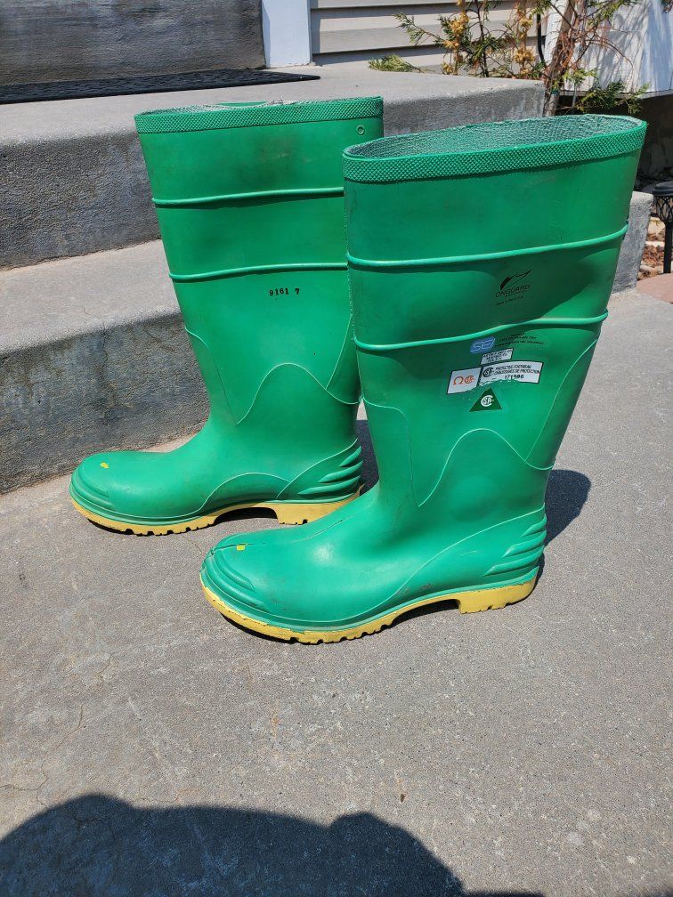 Onguard Hazmax Ultra-Grip Sipe Chemical Safety Boots Size 14 Green Used but good condition