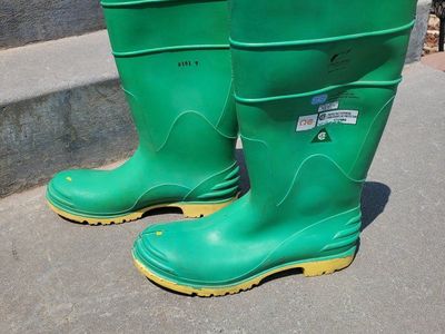 Onguard Hazmax Ultra-Grip Sipe Chemical Safety Boots Size 14 Green Used but good condition