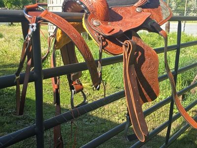 15in Saddle