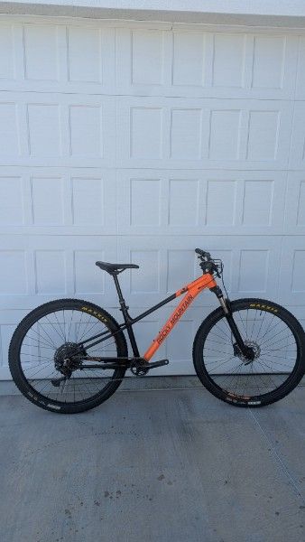2023 Rocky Mountain Fusion 30 Frame Size Small