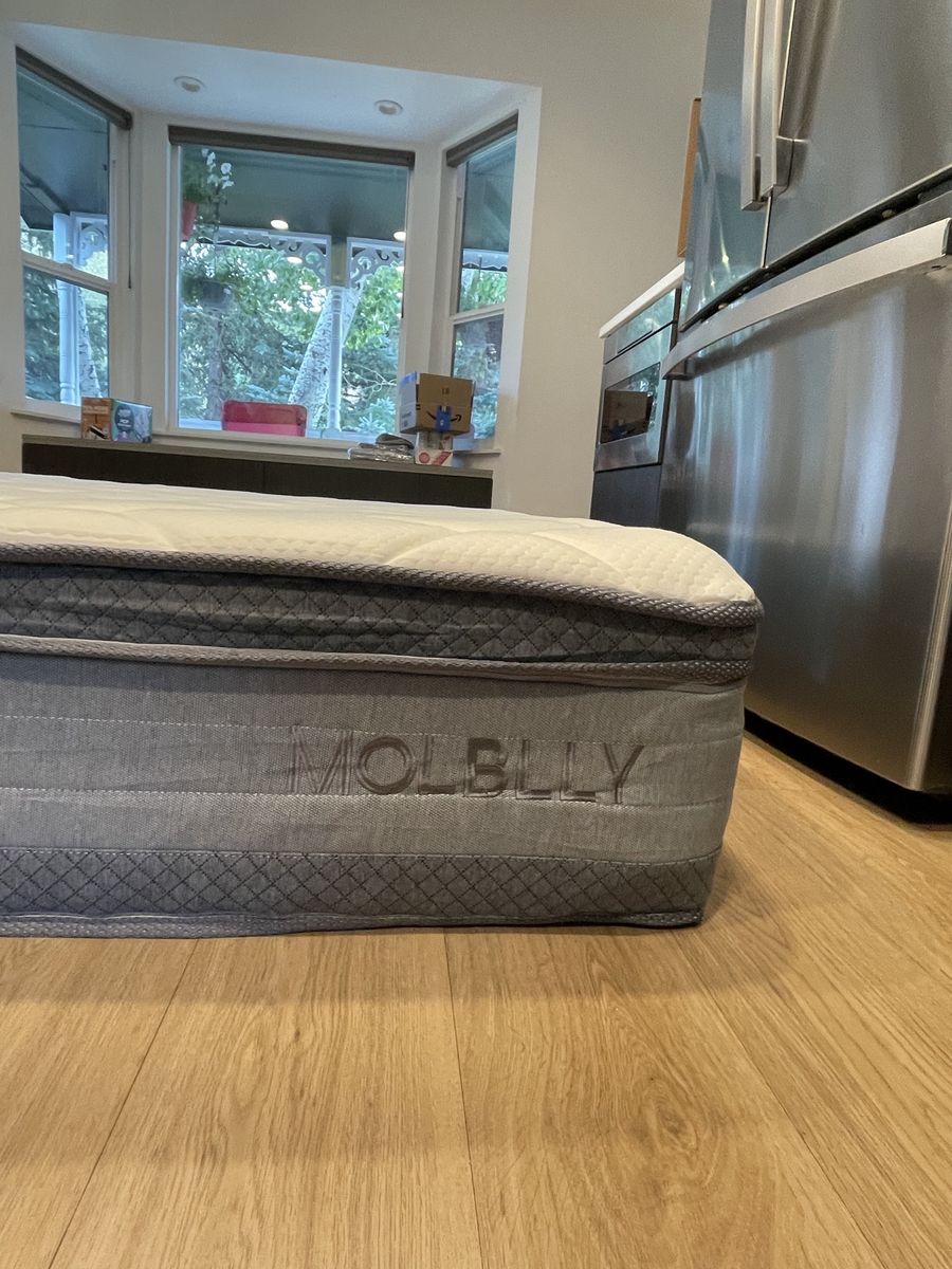 Queen Molblly 12” cooling mattress