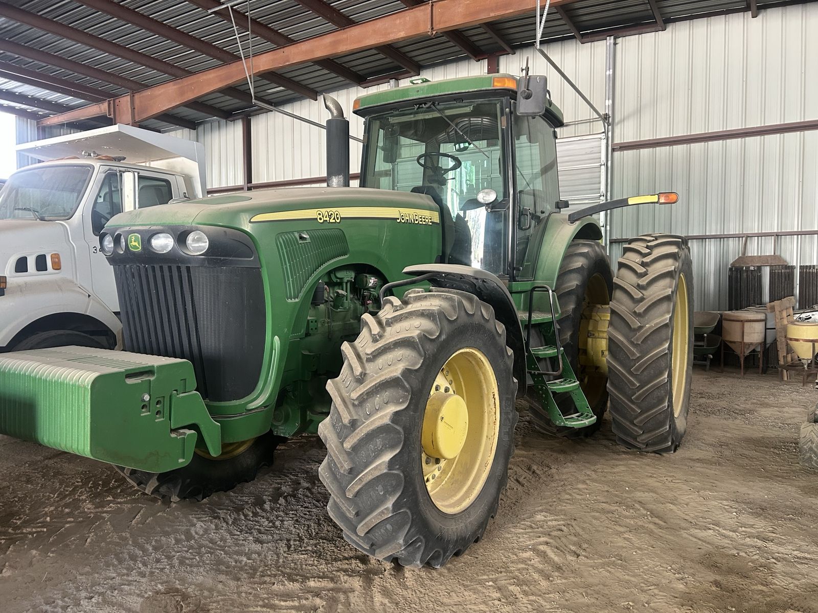 2005 John Deere 8420 Tractor