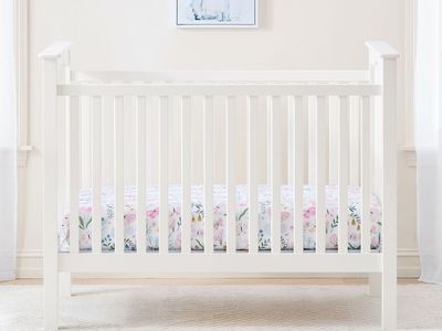 Pottery Barn Kids Kendall Fixed Gate Crib — Simply White – Mattress Included