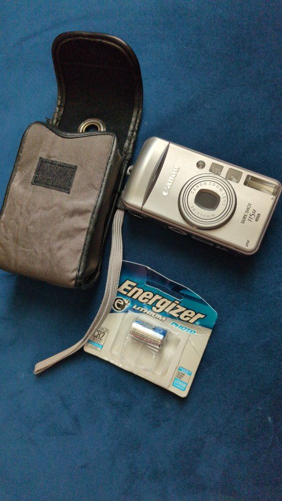 Canon Sure Shot 115u 38-115mm Film Camera with Case & New Energizer Lithium Battery