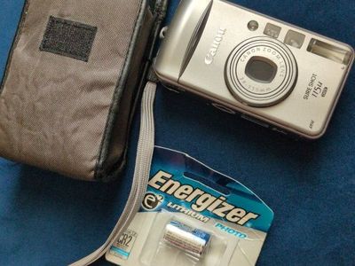 Canon Sure Shot 115u 38-115mm Film Camera with Case & New Energizer Lithium Battery