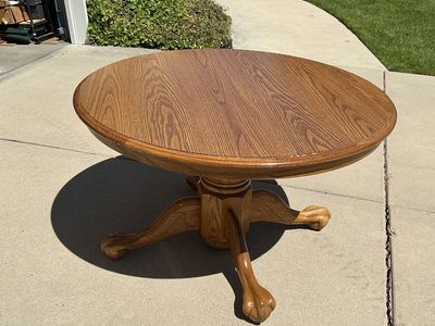 Cochrane Thresher Solid Oak Round Table