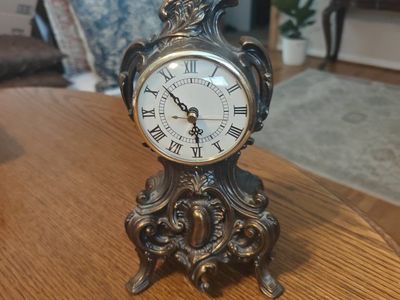 Ornate Vintage Style Roman Numeral Quartz Table Clock