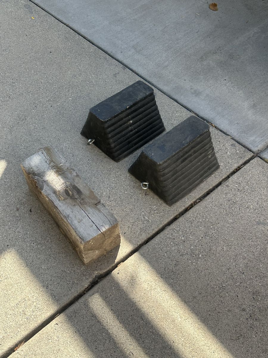 Heavy-Duty Rubber Wheel Chocks (Pair) & Wood Block for Vehicles/Trailers