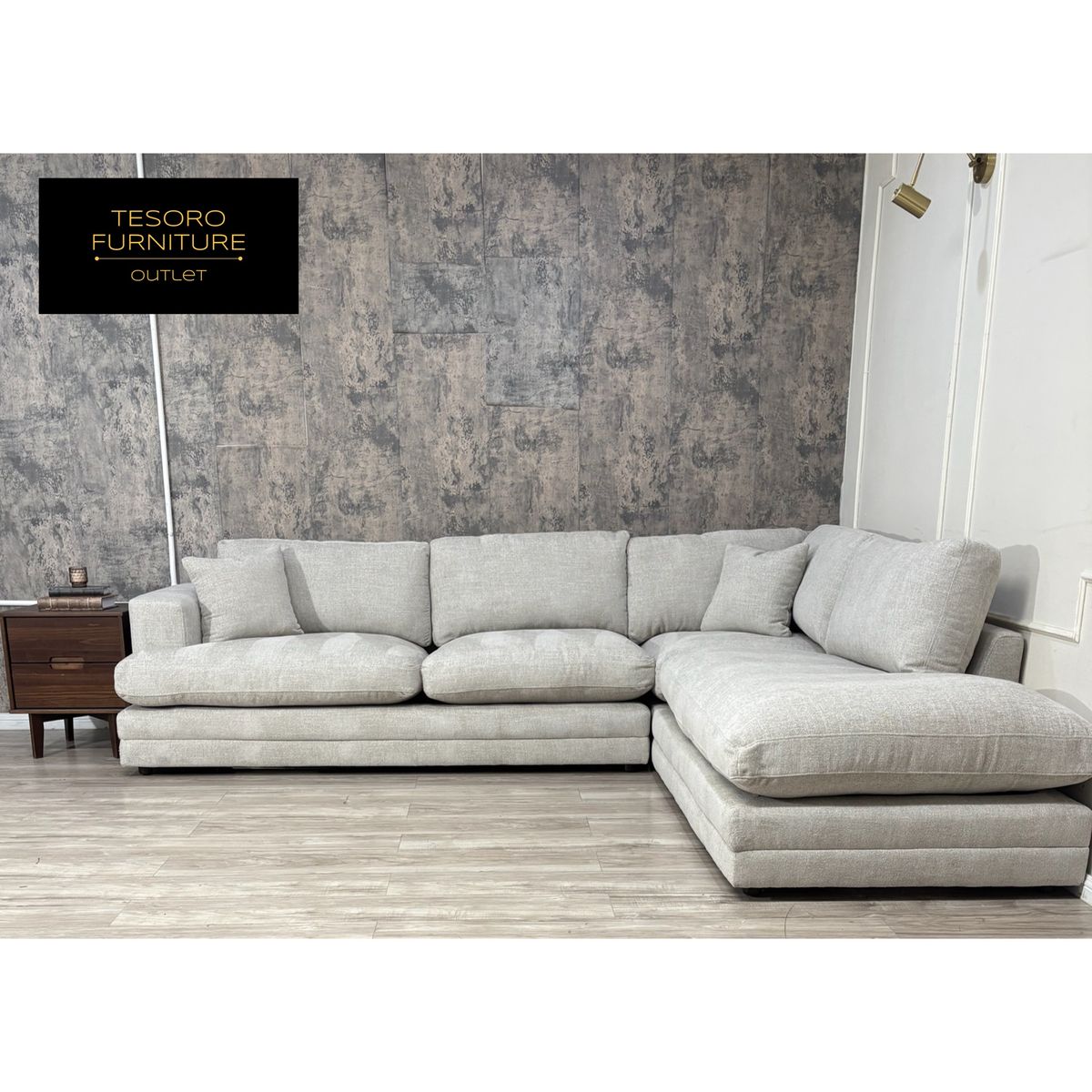NEW DERRY AYDEN & IVY SECTIONAL
