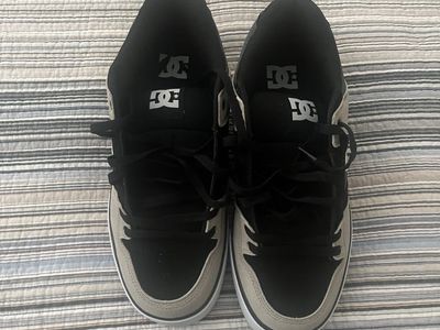 Brand New Pair Of DC Shoes Make Offer